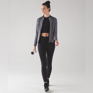 Lululemon Hit It Jacket
Frozen Fizz White Black / Black